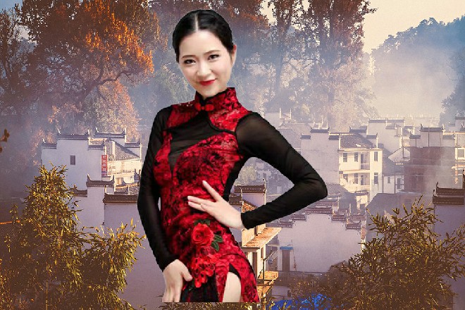 钱娇也听了出来，赶忙惊喜地说道：王总，红色妖姬他还是来了