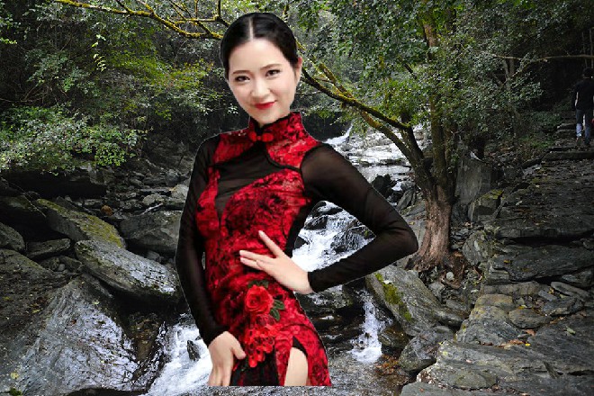 伊轩皱起眉头，看来这地狱之门是非要捕捉惠子不可了