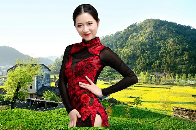 这贞德的召唤法术果然是有些妙用啊，伊轩感慨了一声