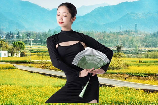 海瑟往前走了两步，这增殖铠甲确认能在太空中自由行动吧