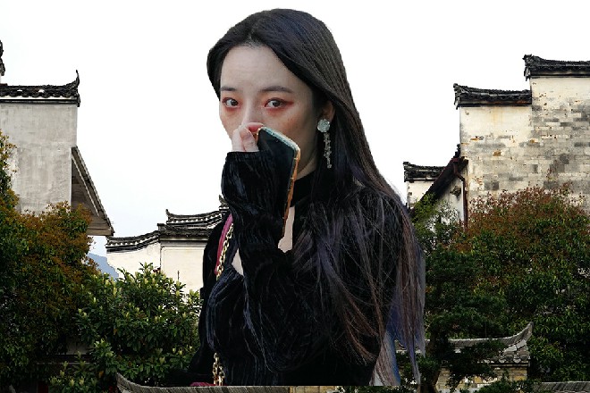 以这女人的力量，把龙面人的身体扯碎都是有可能的