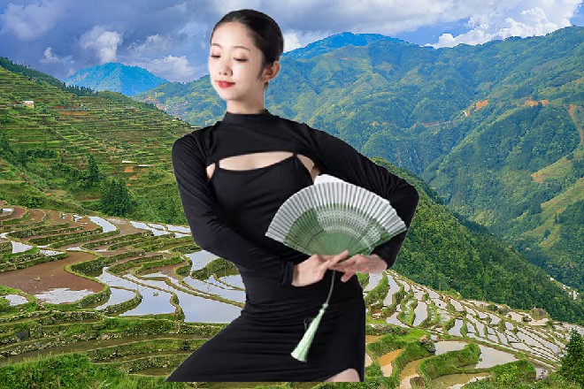 那如同皇家骑士一样的英国人笑呵呵地说道：岛国人