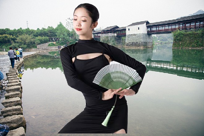 这里还有男性服务者，品质也都是很高的，您要看看么