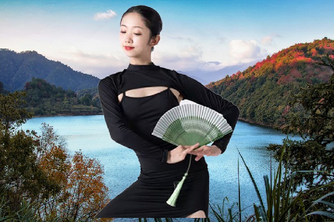一只野猪的巨像，在他身上以真气的姿态凝聚了出来
