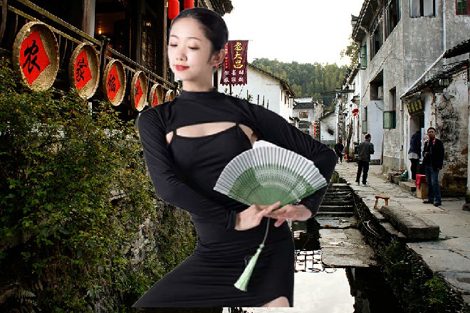 长官一愣，立刻加大了电力，伊轩眼前一黑，昏死过去