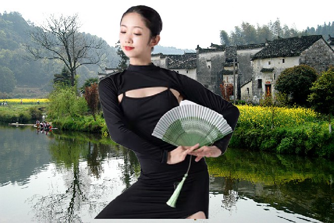 苗甜为苏曼s做辩解，他年纪轻轻，就已经是商场的黄金管家了