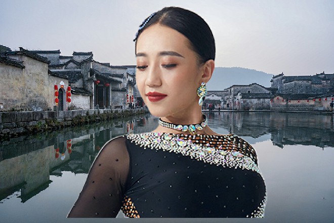 诺曦S冷笑，逢年过节的时候，应该会有人替你烧香的