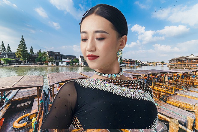 伊轩白了她一眼，这人分明是冲你来的，跟陈佳音无关