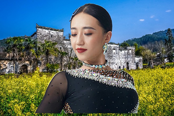 金发说着，张开大嘴，咆哮一声，狠一点，学我，快