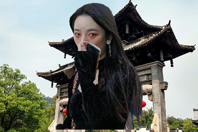 相比之下，多隆却很善解人意，领队不说，自然有他的理由