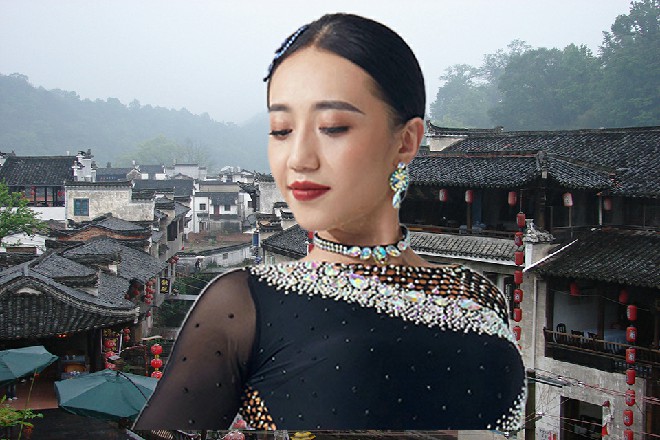安妮观察了一下苏曼s的状态，她略作判断，还是决定溜之大吉