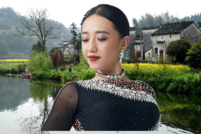 金阳忽然笑了起来，本来明亮的眼睛里透露出一阵邪光