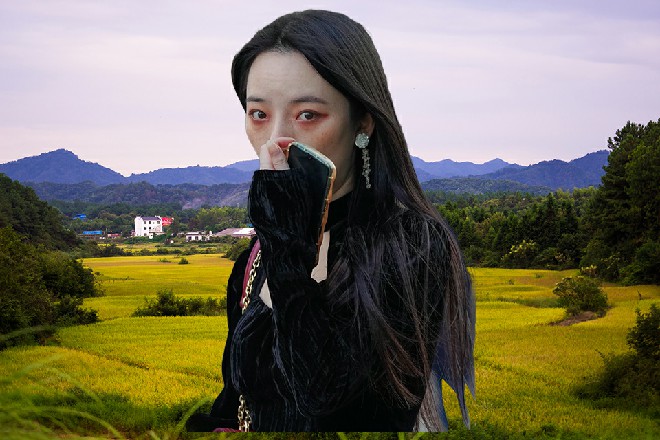 伊轩心说反正都是邻居了，还是要打好邻里关系才行啊