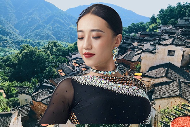 说着，王玥脱手丢下了那枚小太阳，直接轰在了井然的身上