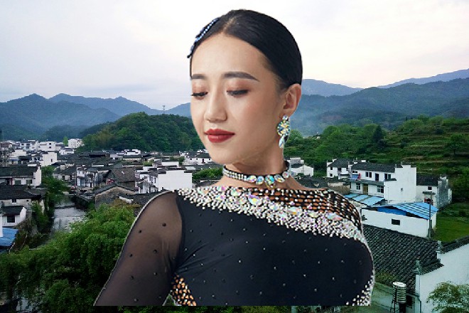 那名叫奔雷的红印青年看着这位洪荒时期的情报员，问道