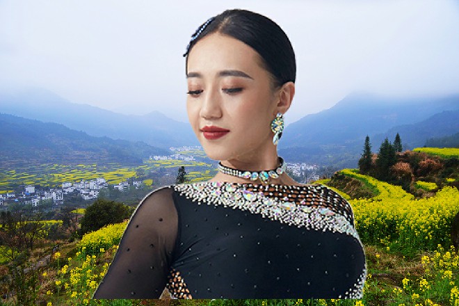 诺曦S觉得自己说不定能从这位大叔口中打听出什么来