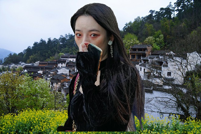 但就在这时候，红色妖姬背后门外走进来一个人，进来就嚷上了