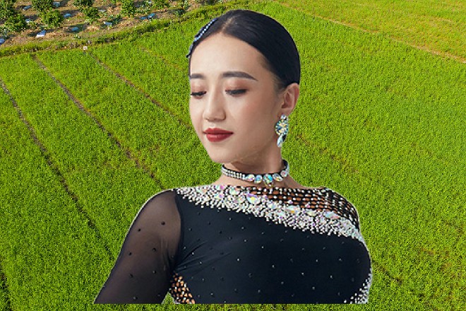 巴囚拉冷笑一声，伸出一只手来，直接释放出了自己的结界