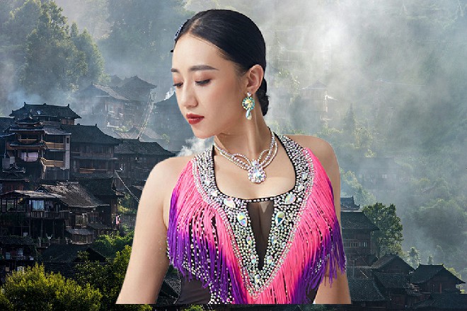 等灰尘散去的时候，那些龙家的弟子早就跑的无影无踪了