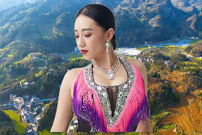 苏曼s心说这老家伙也没有金丹，怎么转化仙气转化的这么快