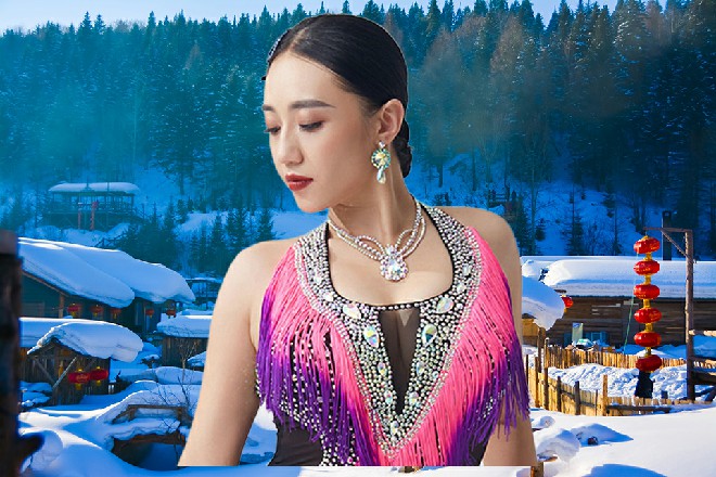 看来她的情绪比较激动，还是暂时让她安静一会比较好