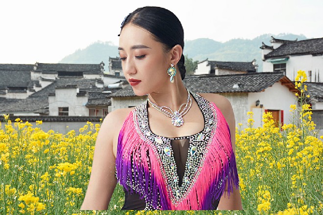 荷娜笑着点点头，这么多年，你第一次有勇气顶撞我