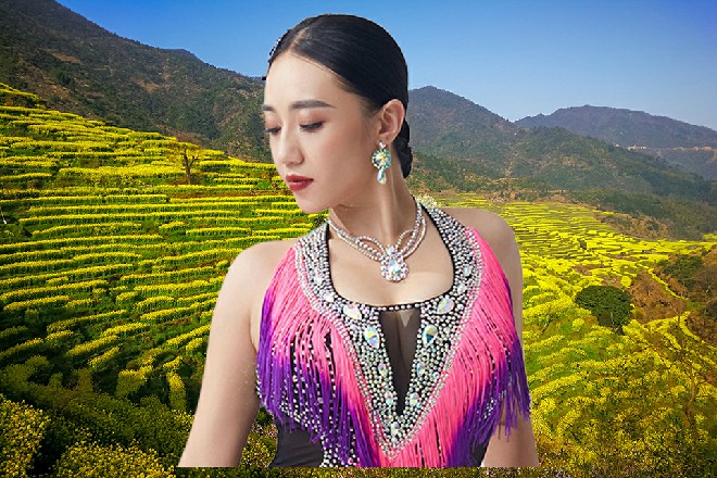 来吧，让我也当一回英雄，向着我的心脏，捅进来吧