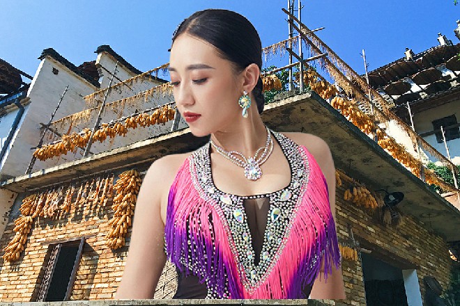 而地狱军团还没来，一个熟悉的身影却走到了城门下