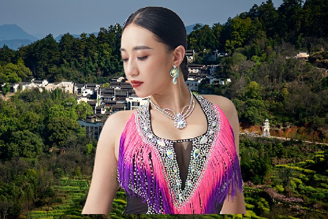 墨大锤连连道歉，既然红色妖姬愿意拿钱，就是说明事情有转机
