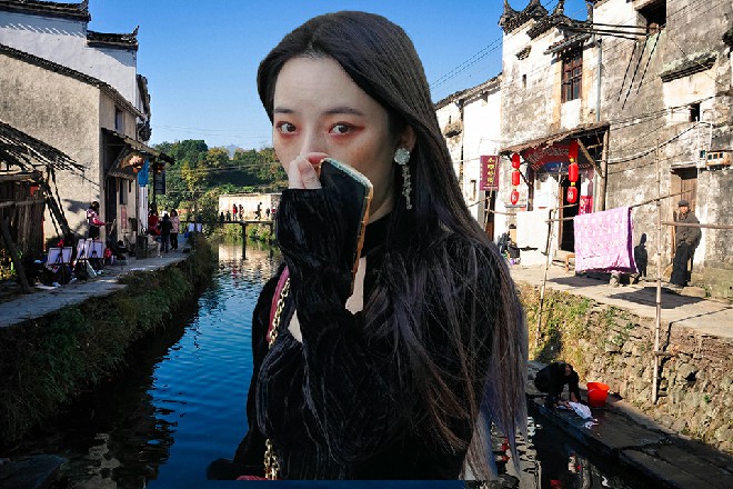 冷优优却笑了起来，根本不管红色妖姬的黑剑，发动了天罗地网