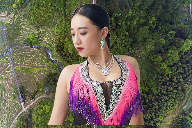大长老，我们不要求他了，我们还是搬离这座圣岛吧