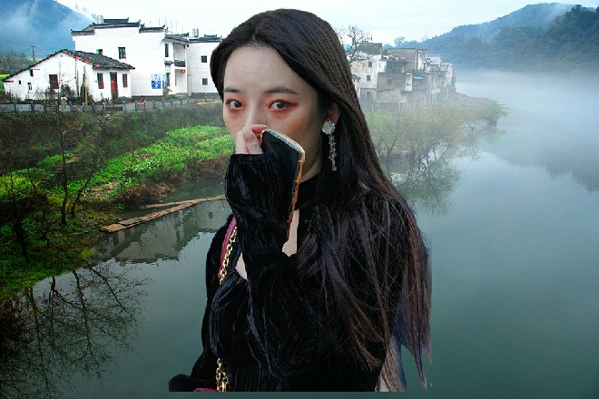 苏曼s隐去了自己鲤鱼精的气息，只留下了水系的气息在外面