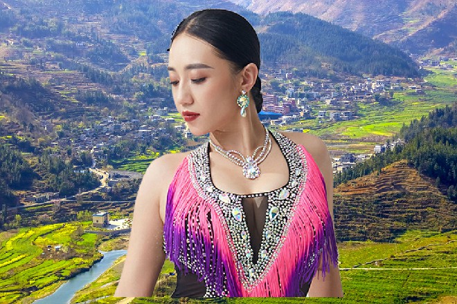 看到大毛在地上滚来滚去，罗莉嘴角抽搐了一下，忍不住问道