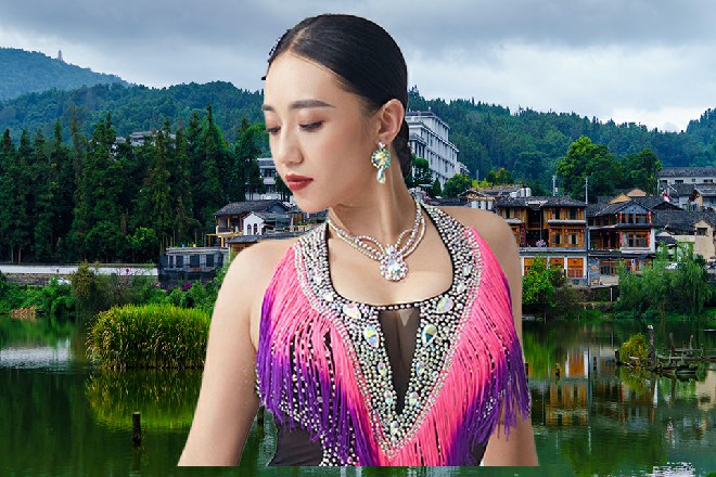 钱娇突然这么一说，倒是把本来要调侃钱娇的苏曼s给弄愣住了