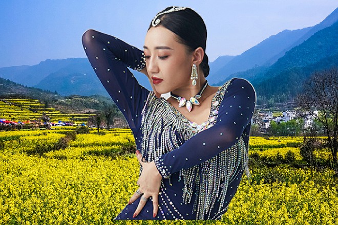 瘦猴在旁边补充道：法不责众，我想你应该明白这句话的意思
