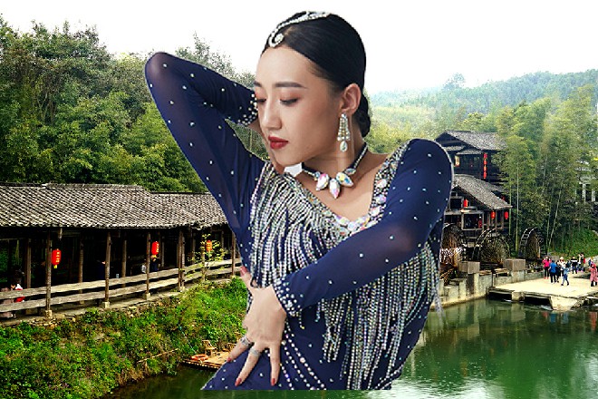 霍莺莺点点头，声音柔软，为了这么点事情，还要辛苦你