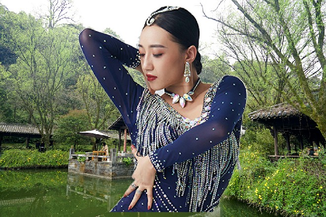 阮玲只负责领若依入门，剩下的事情还需要蓝水心来帮忙