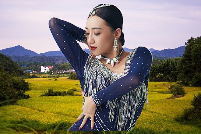 刚才他也是虚空捏住了卡尔，就把他的心脏给掐爆了