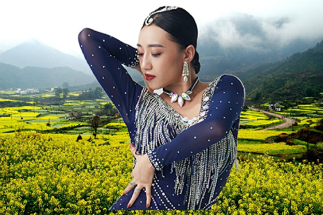 算命的往这凑什么，我们府里没什么让你算的，赶快走