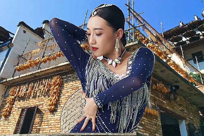 伊轩，没有想到，你竟然也会被关在这普陀寺中，