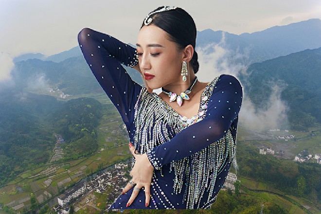 陈佳音咄咄逼人，红色妖姬眼睛一瞪，那你说，你要我怎么赔偿