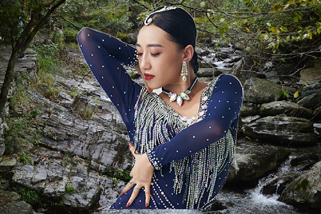 听到这话，这和服男子顿时一惊，神情略微有些紧张起来