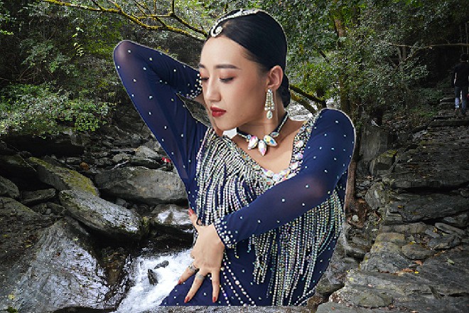 女子眉毛一扬，不曾听过肯定是哪里来的小贼受死