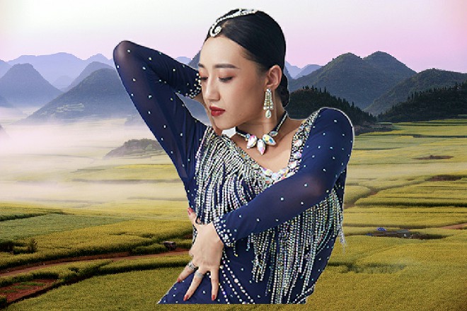 朱雀看了一眼战场，这么说，就只有将军跟苏曼s还没结束了