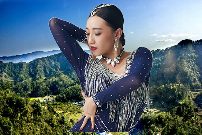 金大衣的身体不知道什么时候，突然出现在了何千语的面前