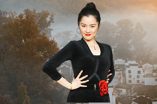 红色妖姬一挥手，我记得山下有一家重庆火锅我请你们去吃吧